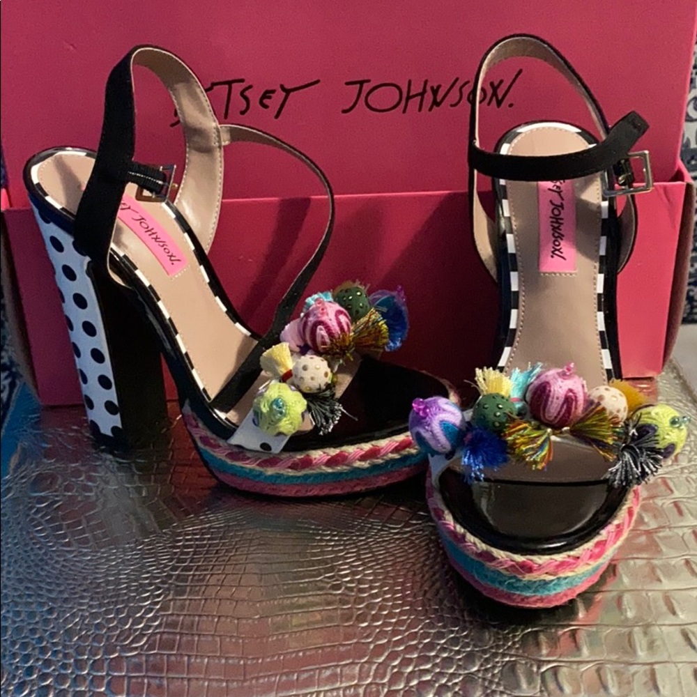 Betsey Johnson size 5 heels. Never worn.